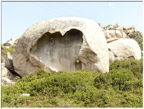 8975 Calvi_Marque d'érosion façon coeur brisé.jpg