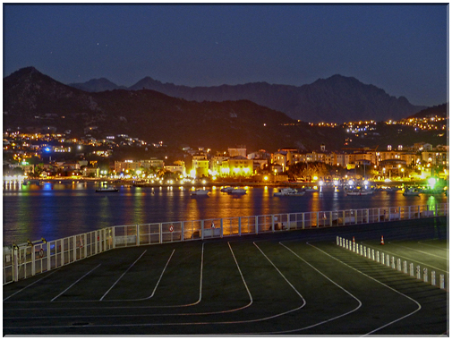 8984 Ile-Rousse_L'embarcadère la nuit.jpg