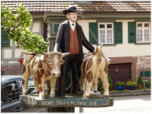 9008 Zell am Harmersbach_Dorfydille ou décor de fontaine.jpg