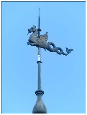 9012 Zell am Harmersbach_Un dragon en guise de girouette.jpg