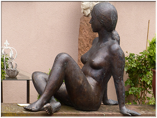 9022 Wissembourg-Bronze au bord de la Lauter.JPG