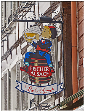 9024 Wissembourg-Enseigne d'un Café-bar.JPG