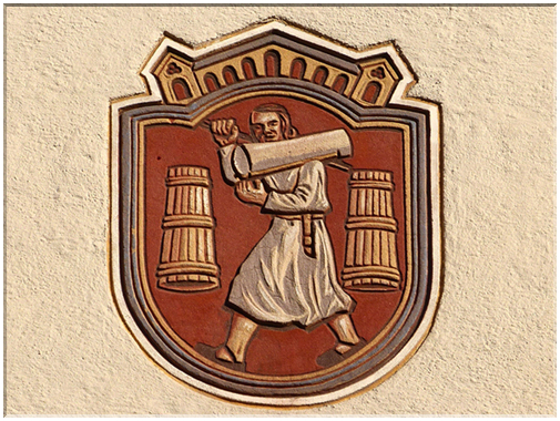 9042  Hallein_Le blason de la ville comme décor de façade.JPG