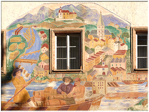 9045  Hallein_Le tableau bucolique de la façade de la mairie.JPG
