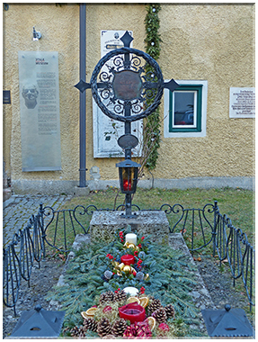 9046  Hallein_La tombe de Franz Xaver Gruber (musique de Stille Nacht).JPG