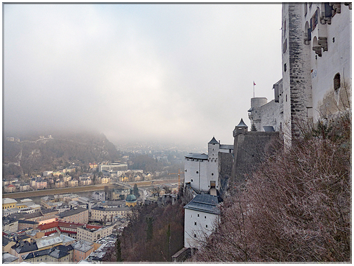 9070  Salzbourg_La vue en direction de l'est de la ville.JPG