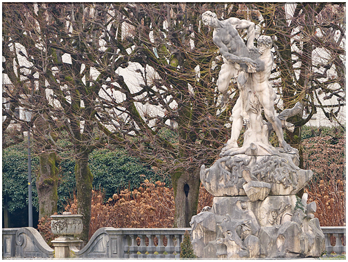 9082  Salzbourg_Une des statues du parc.JPG