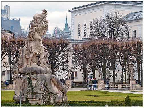 9083  Salzbourg_Une autre statue du parc.JPG