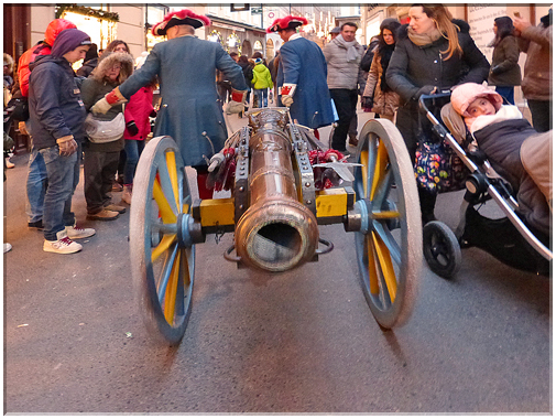9104  Salzbourg_Le canon pour annoncer l'arrivée du nouvel-an.JPG