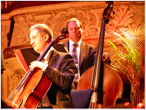 9108  Salzbourg_Le violoncelliste et le contrebassiste.JPG
