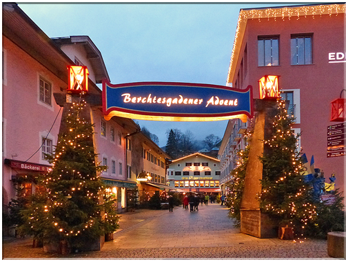 9111  Berchtesgaden_L'entrée du marché de l'avent.JPG
