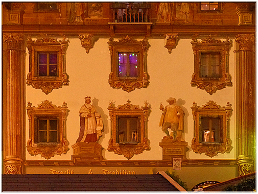9116  Berchtesgaden_La façade de la maison du Costume et de la Tradition.JPG