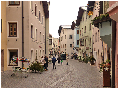 9123  Rattenberg_La rue principale.JPG
