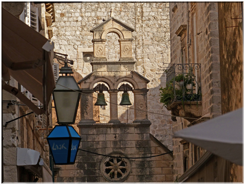 9177 Dubrovnik_Et au fond la chapelle Saint-Nicolas.JPG