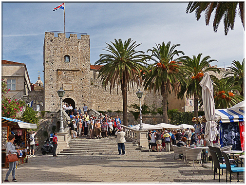 9185 Korcula_La Porte de la Terre Ferme et la tour Ravelin (extérieur).jpg