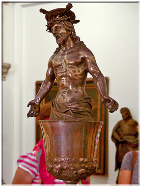 9196 Korcula_Le trésor abbatial-Le calice au Christ.jpg