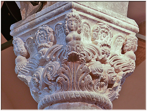 9204 Korcula_Cathédrale Saint-Marc-Chapiteau sculpté 1.jpg