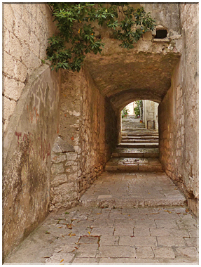 9210 Korcula_Une venelle de la vieille ville.jpg