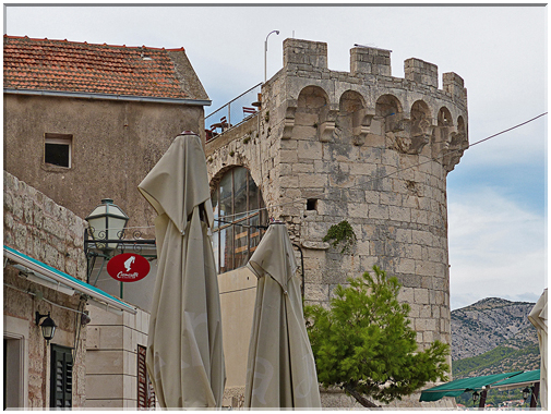 9213 Korcula_La tour semi-cylindrique Kanavelic 2.jpg
