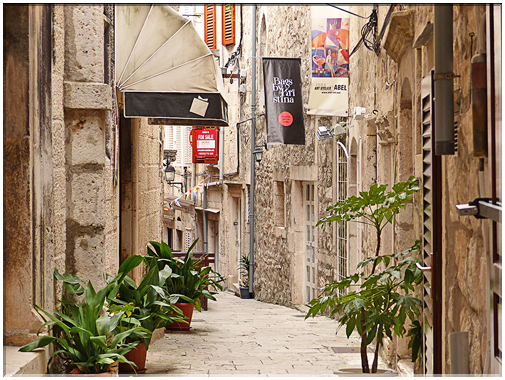9214 Korcula_Et encore une de ces charmante ruelle.jpg