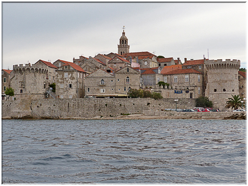 9216 Korcula_Le campanile Saint-Marc et les tours Zakerjan et Kanavelic.jpg
