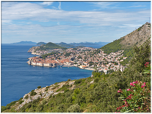 9220 Dubrovnik_La ville vue de la route côtière.jpg