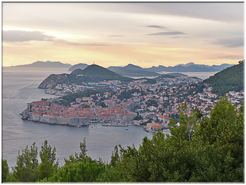 9221 Dubrovnik_La ville sous la lueur crépusculaire.jpg