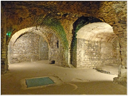 9225 Arles_Les cryptoportiques (forum souterain).JPG