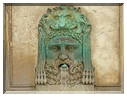 9228 Arles_Place de la République - Un des mascarons de la fontaine.JPG