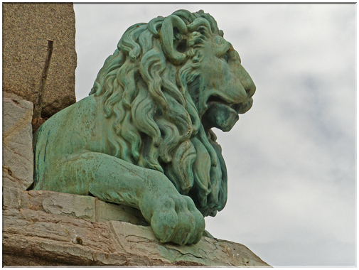 9229 Arles_Place de la République - Un des lions de la fontaine.JPG