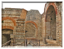 9248 Arles_L'accès aux piscines chaudes (caldarium) et tièdes (tepidarium).jpg