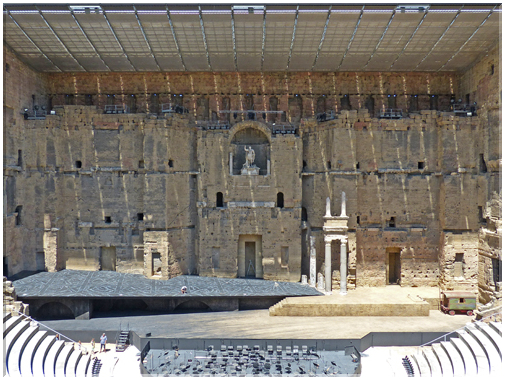 9279 Orange_Le mur de scène ou scaena.JPG