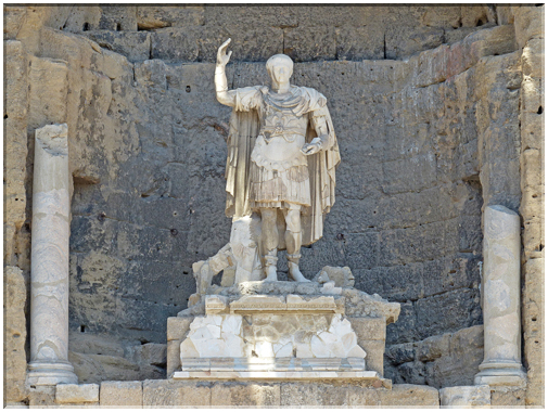 9280 Orange_La statue d'Auguste.JPG