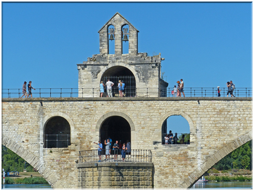 9291 Avignon_Les chapelles Saint-Nicolas (en haut) et Saint-Bénezet (en bas).JPG