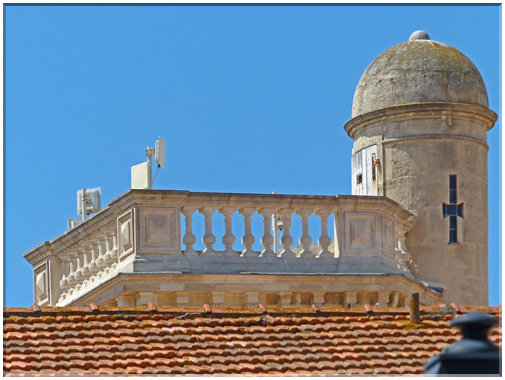 9334 Saintes-Maries de la Mer_La tourelle du musée Baroncelli.jpg