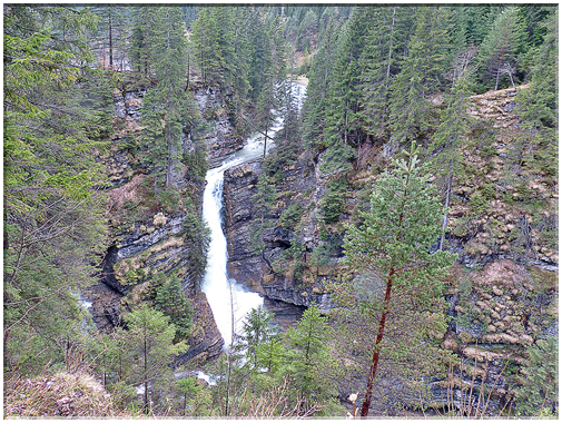 9338 Berwang_La cascade du Rotlech.jpg