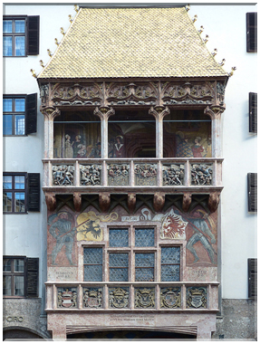 9346 Innsbruck_Le petit toit d'or ou Goldene Dachl de face.jpg