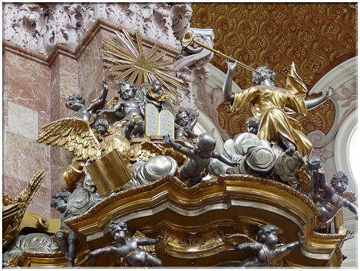 9353 Innsbruck_Le dessus de la chaire de la cathédrale.jpg