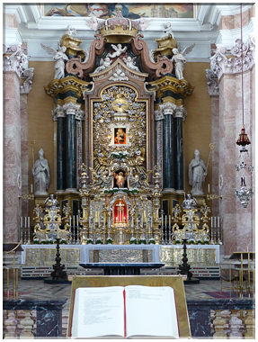 9355 Innsbruck_L'autel de la cathédrale.jpg