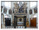 9356 Innsbruck_Le tombeau de l'archiduc Maximilien III dans la cathédrale.jpg