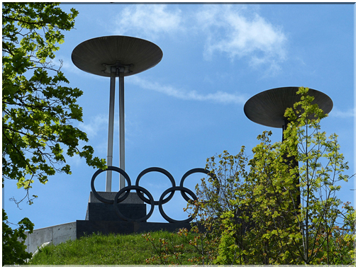 9361 Innsbruck_Les anneaux olympiques.jpg