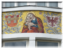 9372 Innsbruck_Un panneau en mosaque décorant une façade.jpg