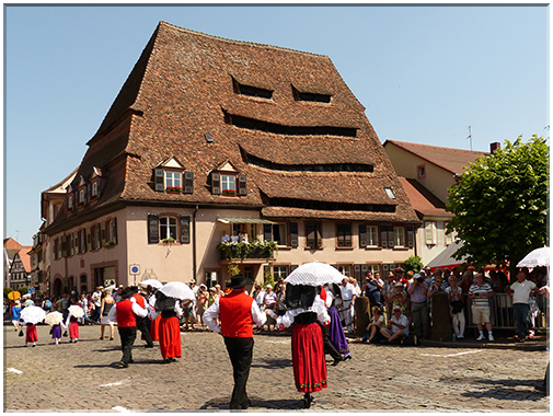 9393 Wissembourg-Devant la Maison du Sel.JPG