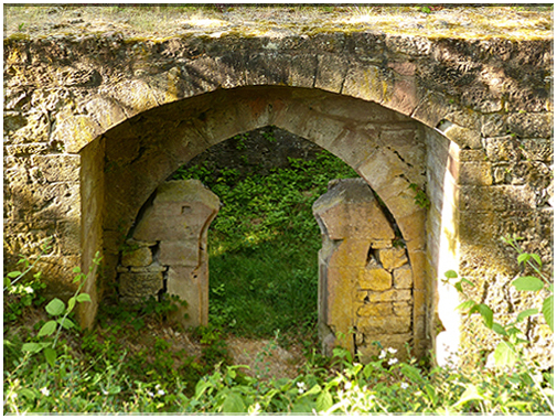 9398 Wissembourg-Le rempart et la porte St-Etienne.JPG