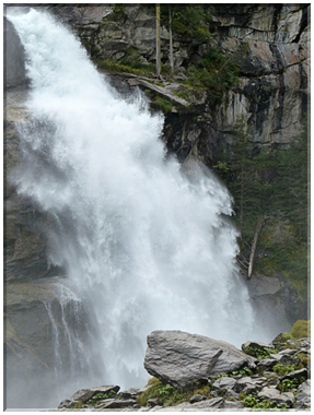 9425 Krimml en Tyrol-La cascade inférieure.jpg