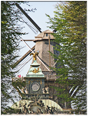 9532 Allemagne-Potsdam-Sanssouci-Le moulin hollandais.jpg