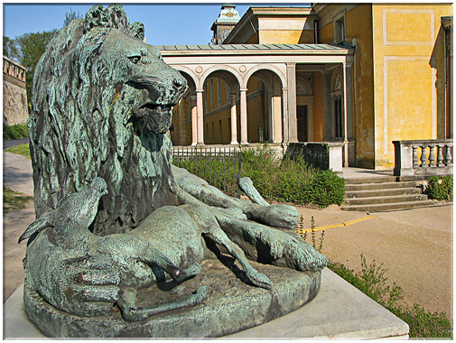 9535 Allemagne-Potsdam-Sanssouci-Le lion et la gazelle.jpg