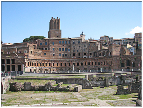9612 Rome-Le marché de Trajan.jpg