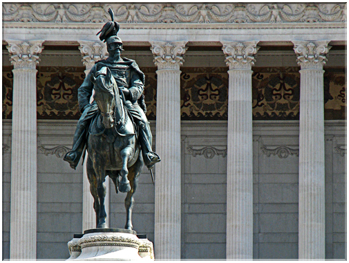 9615 Rome-Place de Venise-La statue de Victor Emmanuel II.jpg
