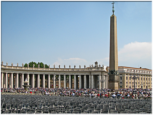 9635 Vatican-La place St-Pierre.jpg